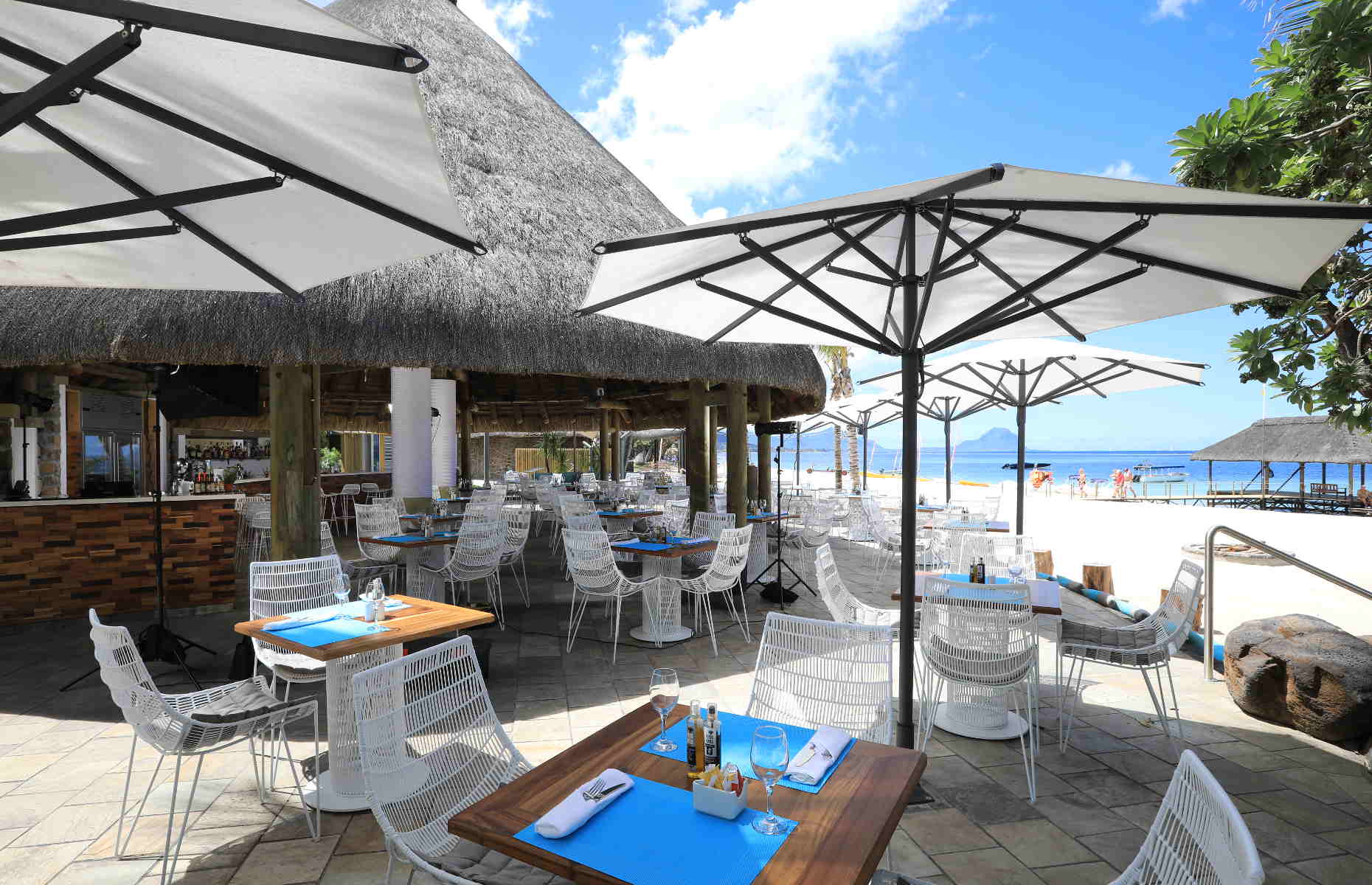 La-Pirogue-Resort&Spa-Le-Morne-Beach-Bar