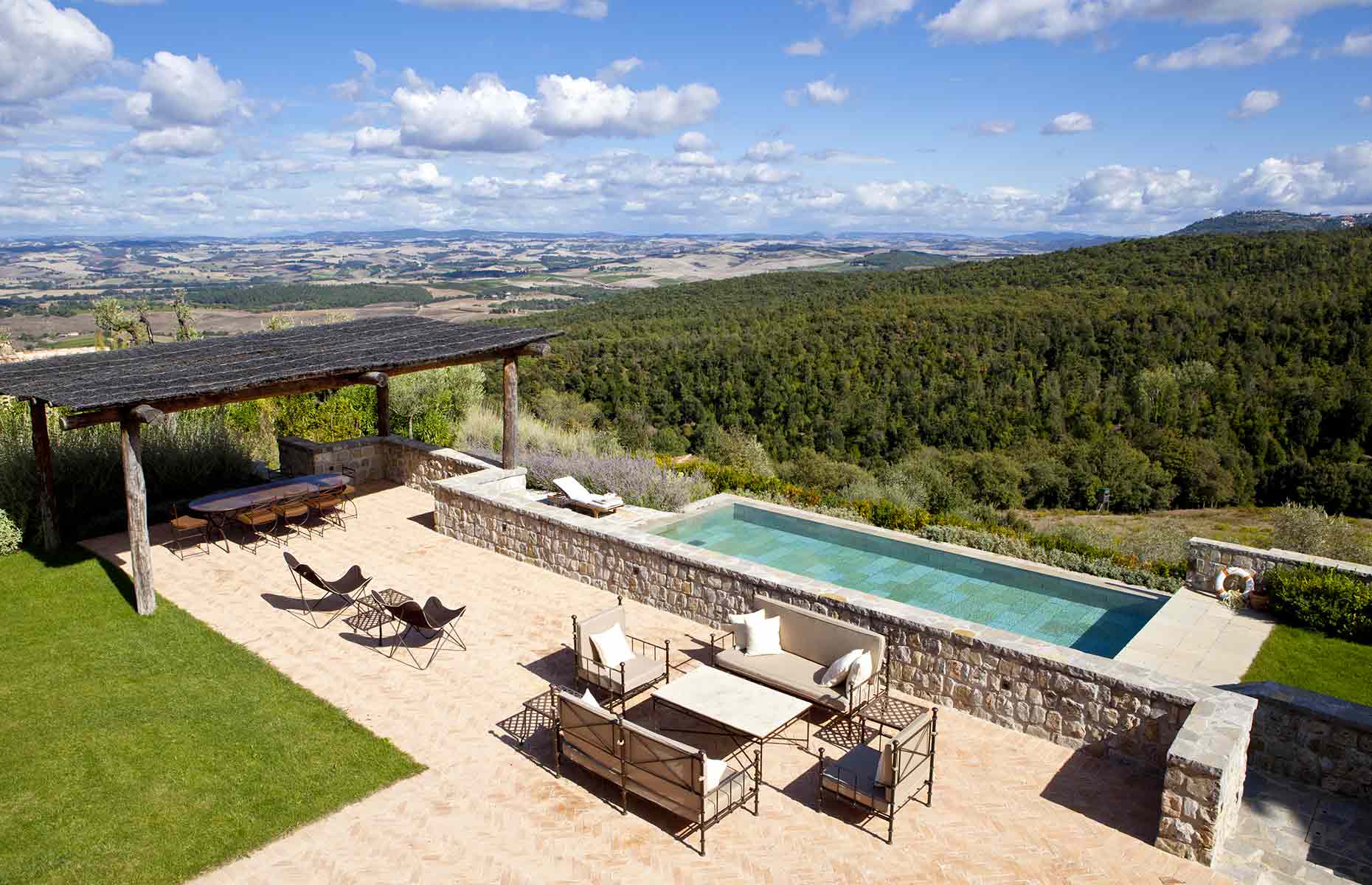 Panorama piscine - Rosewood Castiglion Del Bosco, Hôtel de luxe Toscane, Italie