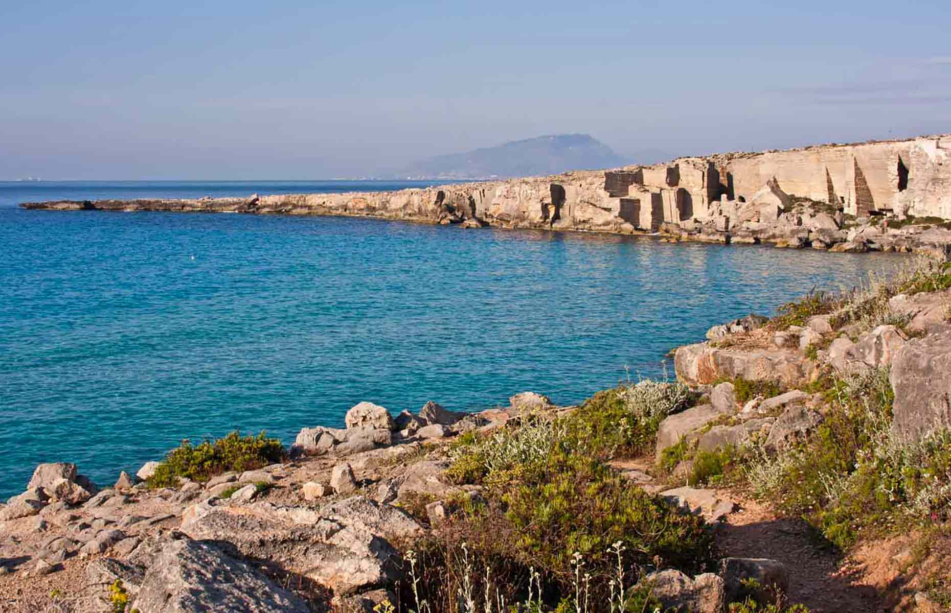 Cala, Rossa, Île Favignana - Séjour Îles Égades, Voyage Sicile Italie ©Ruggero La Rosa