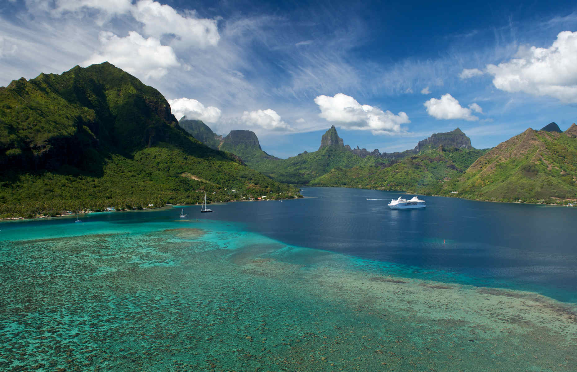 Baie de Cook - Îles de la Société et Tuamotu, Voyage Polynésie Française Îles