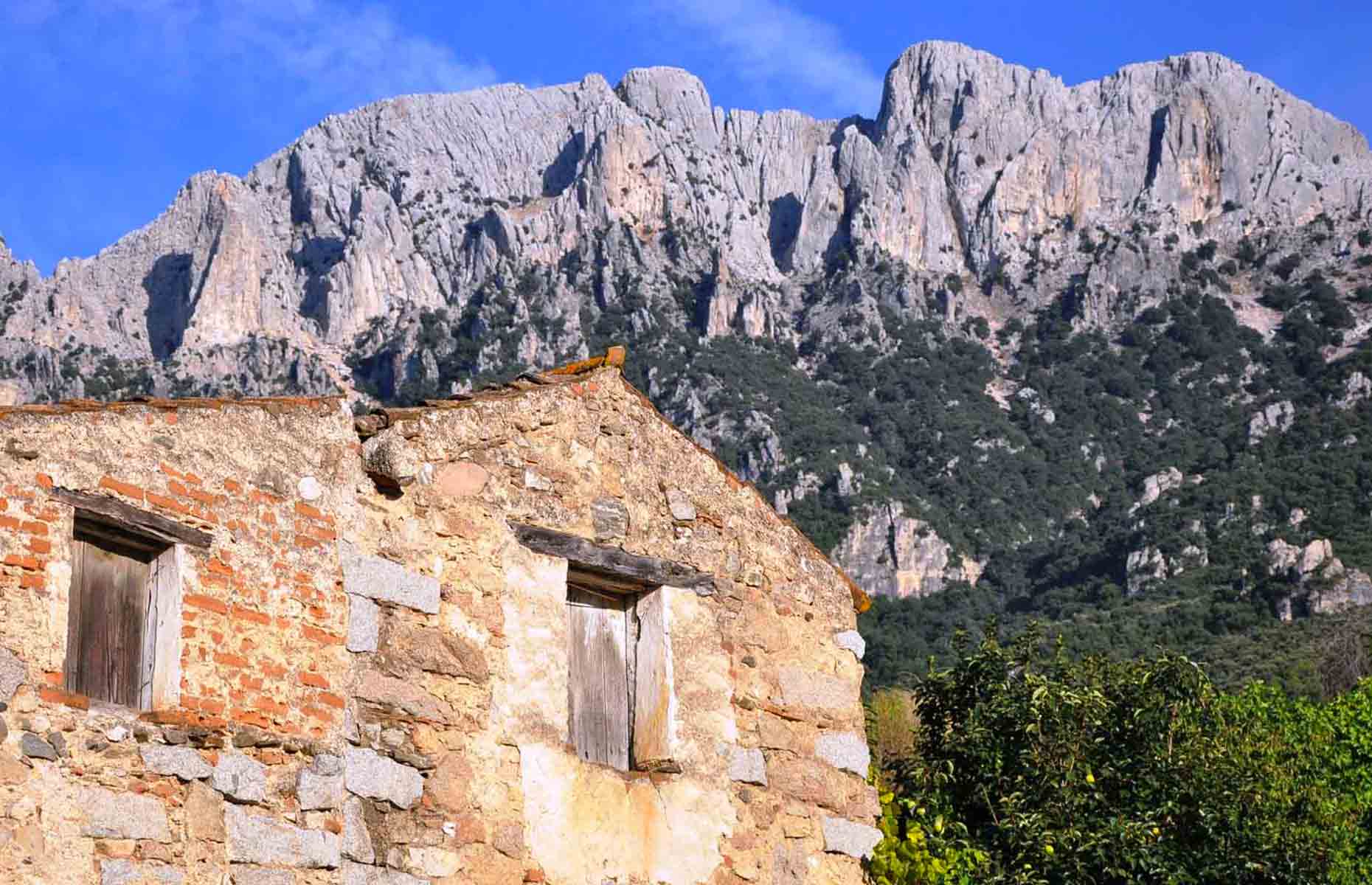 Oliena, Nuoro - Voyage Sardaigne, île de la mer Méditerranée, Italie