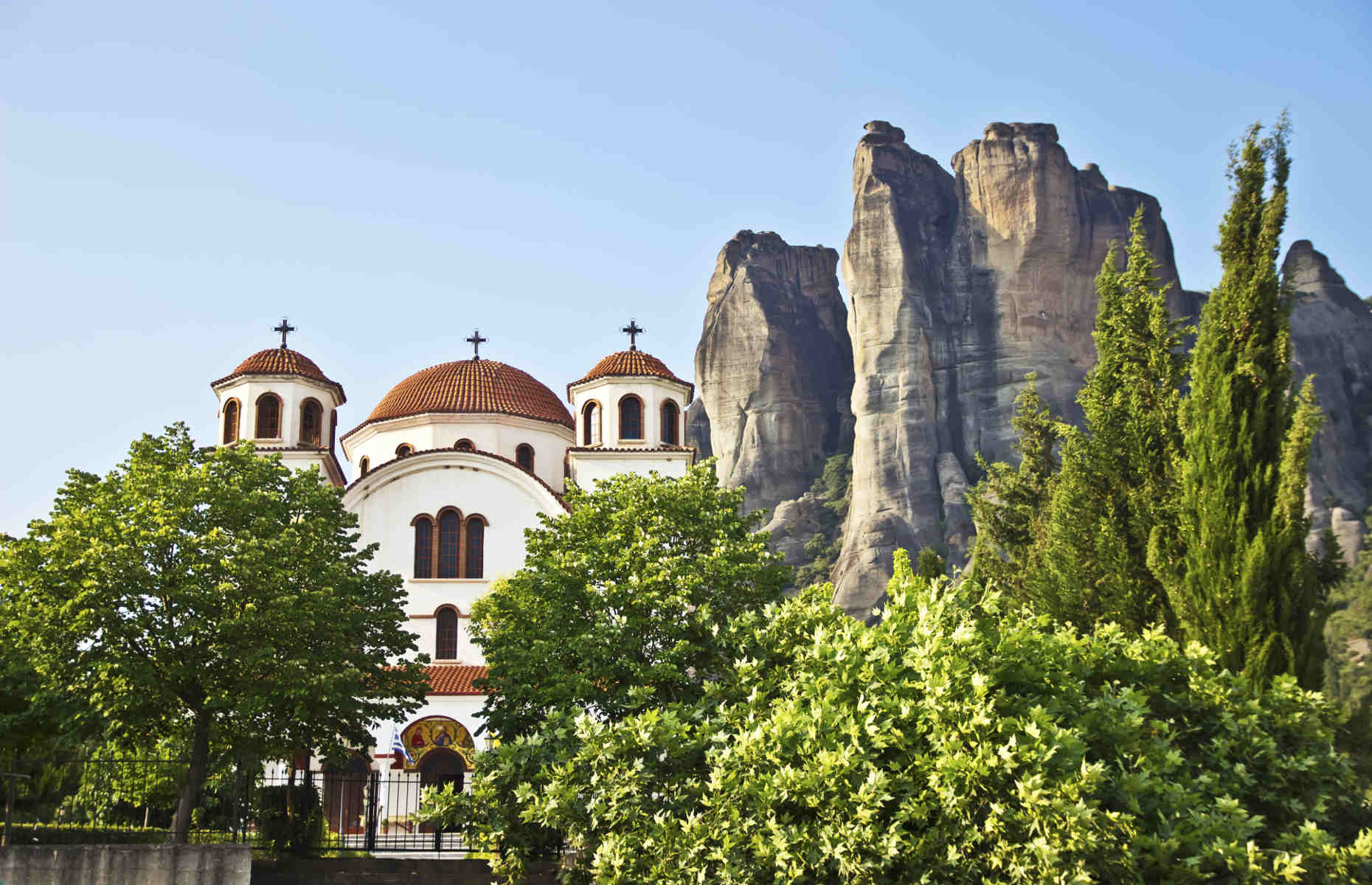 cathedrale-kalambaka-©Aleksandr-Zamotkin-istock