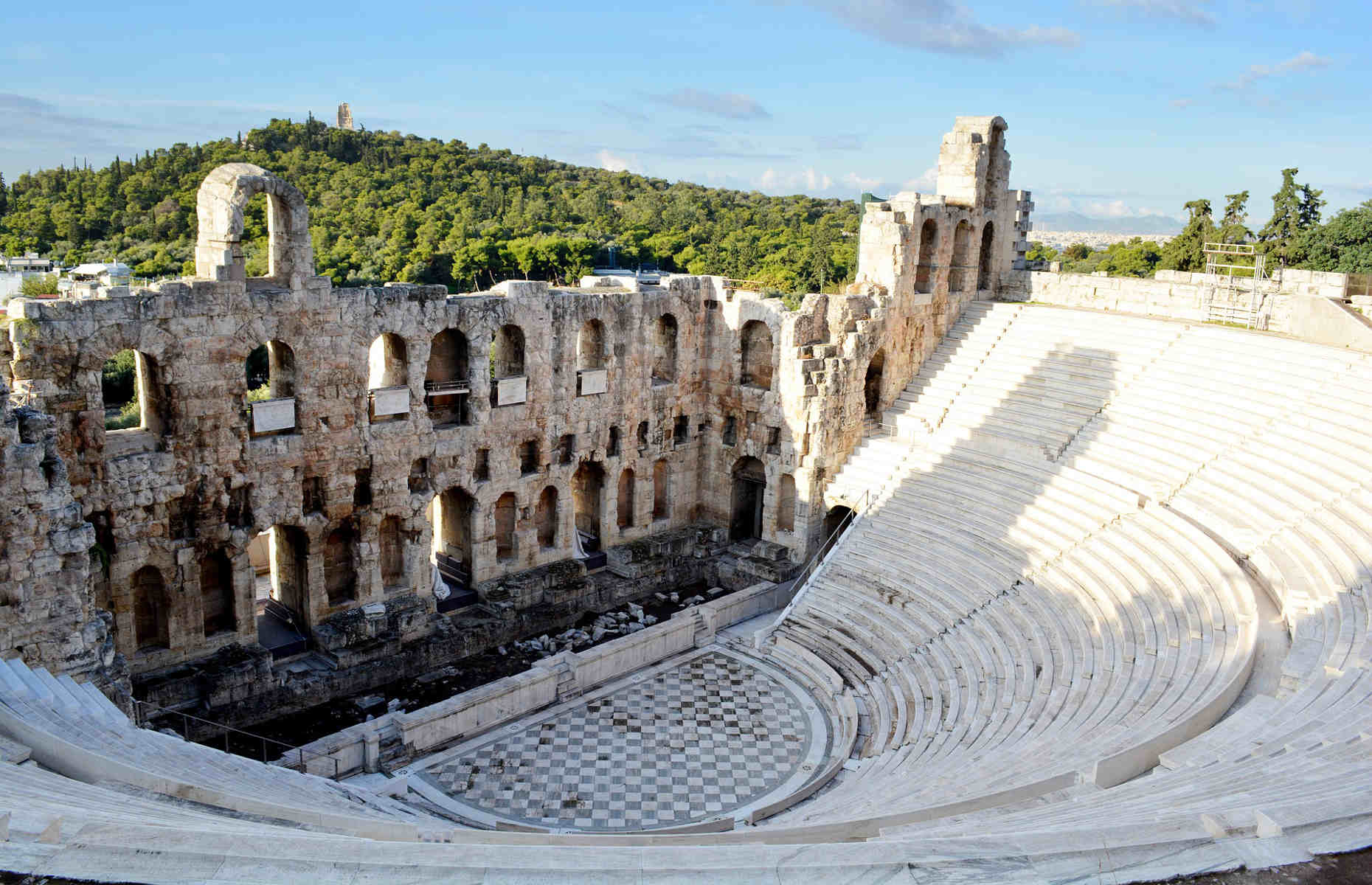 odeon-herode-atticus-pied-acropole-athenes-grece