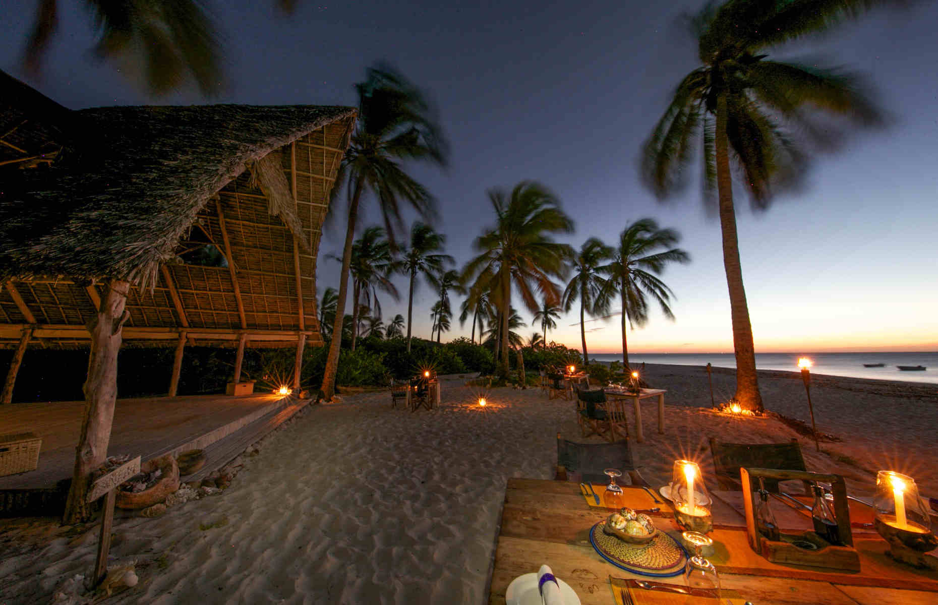 Dîner sur la plage Fanjove Island - Séjour archipel Songo Songo, Tanzanie